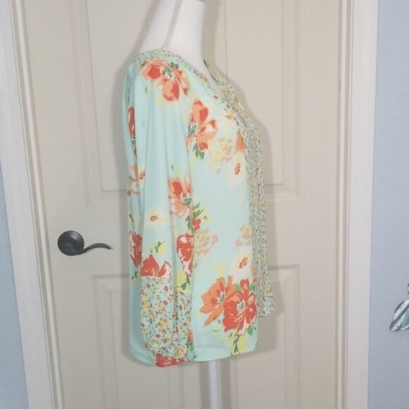 Zac & Rachel, Floral/Boho Flowy Blouse - Picture 3 of 5
